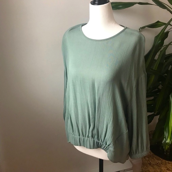 Sage green women’s blouse size medium - Picture 1 of 1